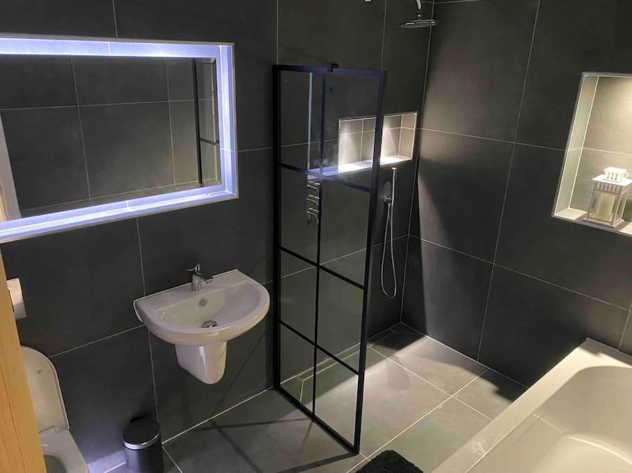 Stylish Apartment Near The Centre Of Harrogate Extérieur photo