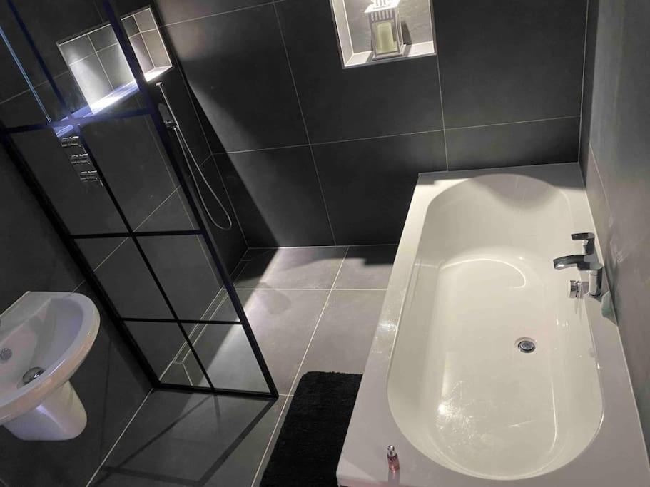 Stylish Apartment Near The Centre Of Harrogate Extérieur photo